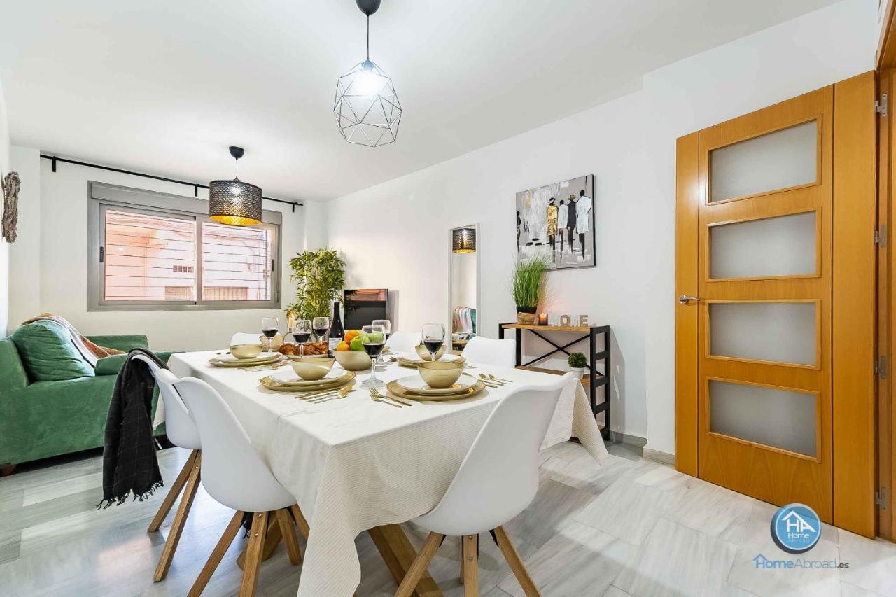 Bajo Urbano Boutique En Carlos Haya Con Terraza Y Parking Málaga Buitenkant foto